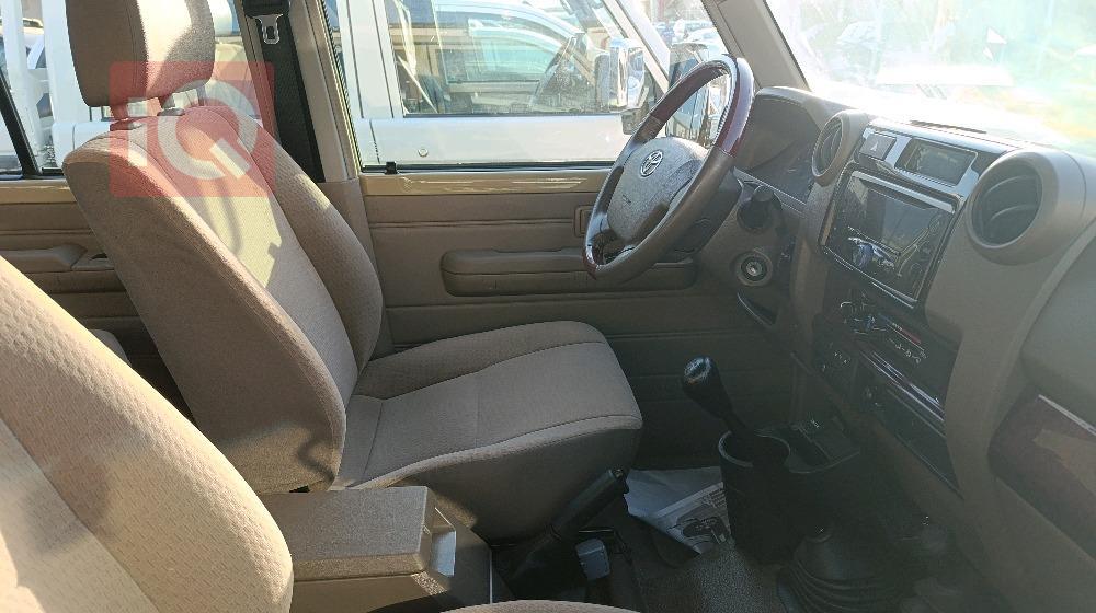 Toyota Land Cruiser 70